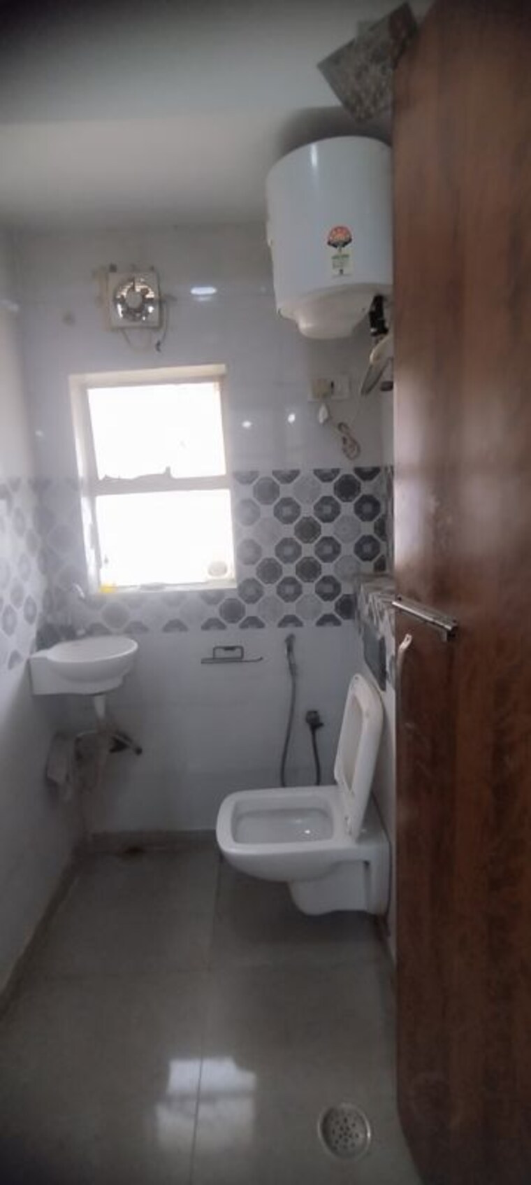 Bathroom, dlf-capital-greens-phase-i-and-ii Studio 350 Sq.Ft. Apartment In Moti Nagar Delhi 10732834