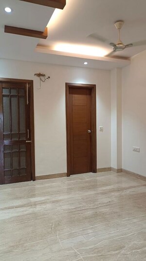 Room in 3 BHK Builder Floor at New Rajinder Nagar – for Rent