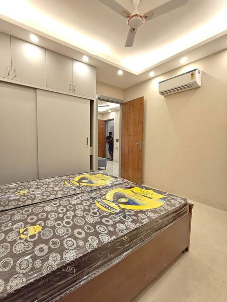 Bedroom, freedom fighters enclave 1 Bedroom 550 Sq.Ft. Independent House In Freedom Fighters Enclave Delhi 10732857