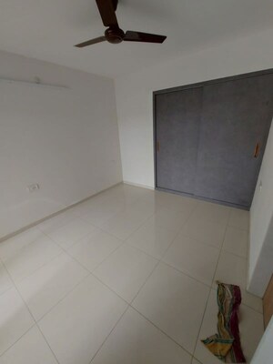 Room in 3 BHK Apartment at Godrej Emerald, Ghodbunder Road – for Sale