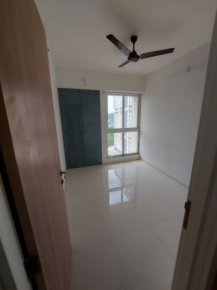 Room, godrej-emerald 3 Bedroom 1600 Sq.Ft. Apartment In Ghodbunder Road Thane 10732883