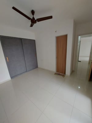 Room in 3 BHK Apartment at Godrej Emerald, Ghodbunder Road – for Sale