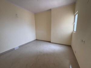 Room in 3 BHK Apartment at Amrapali Verona Heights, Tech Zone 4 Greater Noida – for Sale