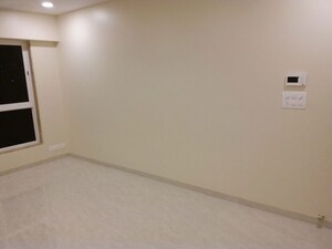 Room in 3 BHK Apartment at Cosmopolis Tower, Andheri West – for Sale