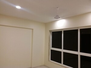 Room in 3 BHK Apartment at Cosmopolis Tower, Andheri West – for Sale