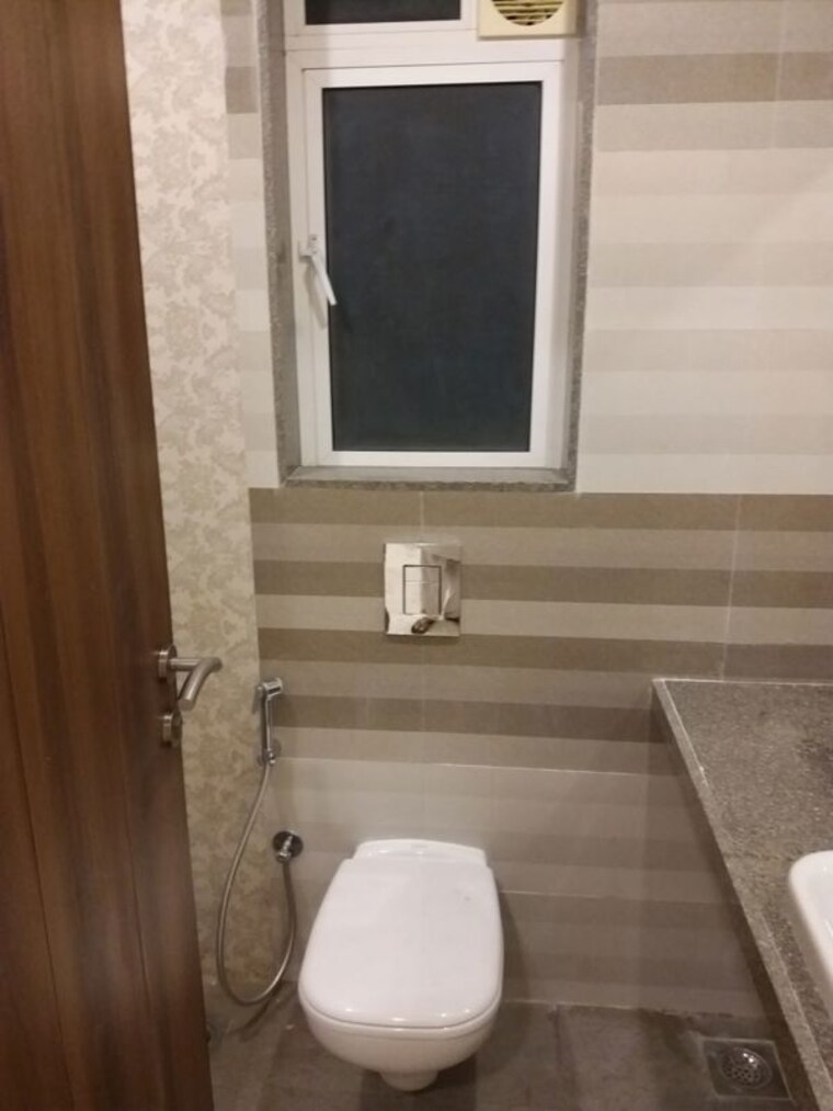 Bathroom, cosmopolis-tower 3 Bedroom 1058 Sq.Ft. Apartment In Andheri West Mumbai 10732884
