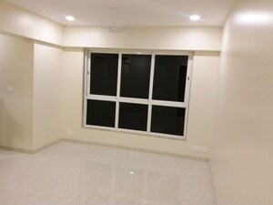 Room in 3 BHK Apartment at Cosmopolis Tower, Andheri West – for Sale