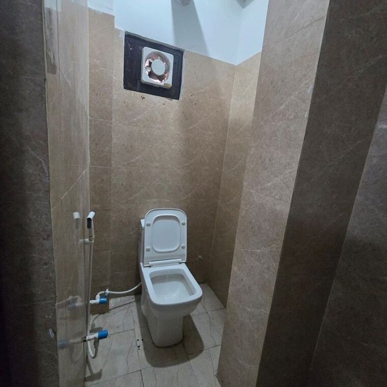 Bathroom, amrapali-verona-heights 2 Bedroom 975 Sq.Ft. Apartment In Tech Zone 4 Greater Noida Greater Noida 10732926