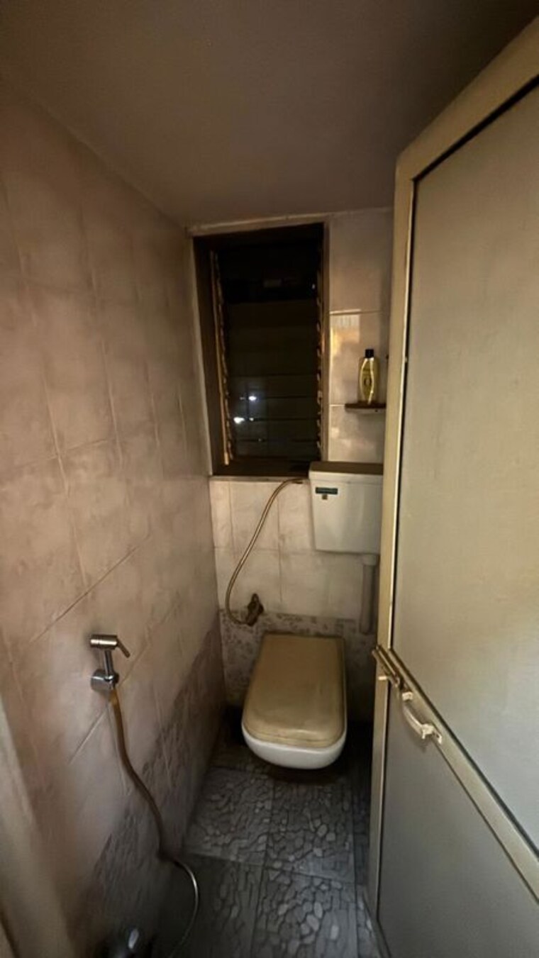 Bathroom, zenith-chs-andheri-east 1 Bedroom 450 Sq.Ft. Apartment In Andheri East Mumbai 10732940