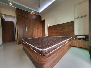 Bedroom in 2 BHK Apartment at Cosmopolis Tower, Andheri West – for Rent
