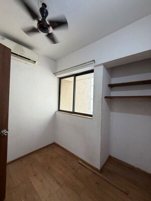 Room in 2.5 BHK Apartment at Lodha Palava City Lakeshore Greens, Dombivli East – for Rent
