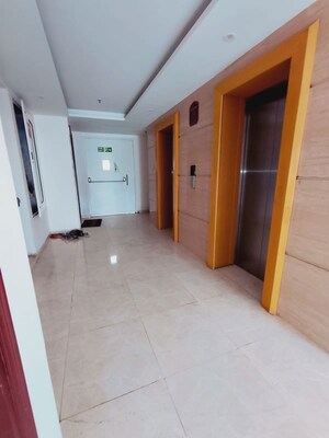 Room in 3 BHK Apartment at Gomti Nagar – for Sale