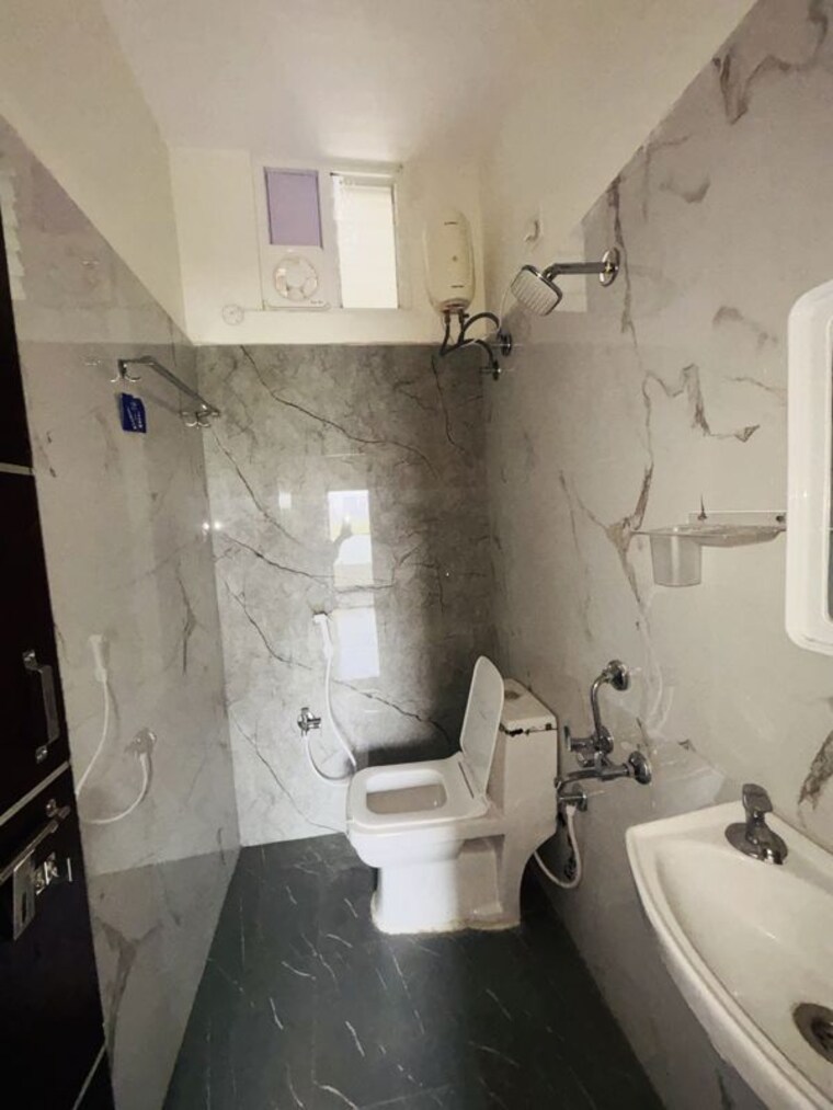 Bathroom, kondapur 1 Bedroom 580 Sq.Ft. Builder Floor In Kondapur Hyderabad 10733005