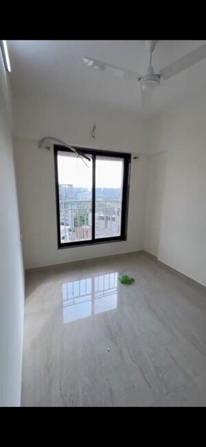 Room in 2 BHK Apartment at Paradigm Antalya, Oshiwara – for Rent