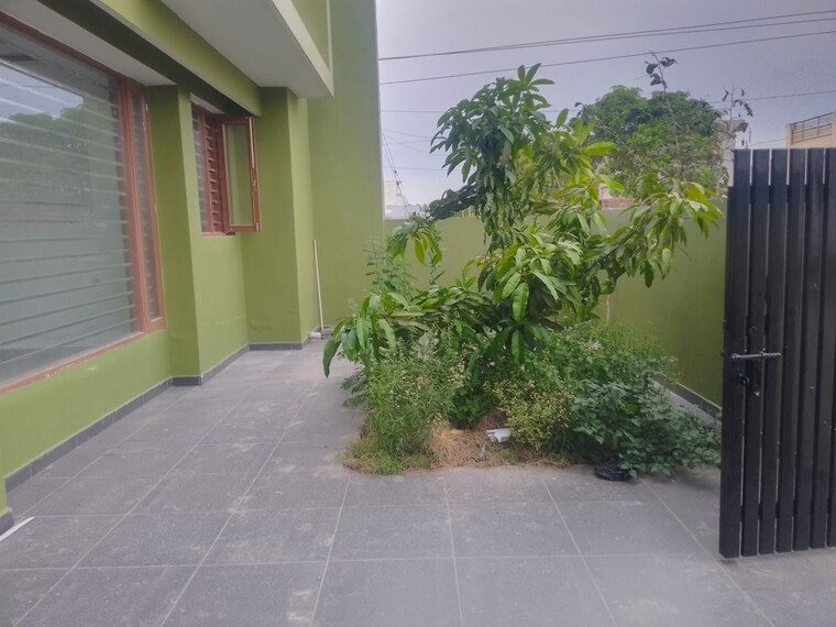 Exterior View, ludhiana chandigarh hwy 5 Bedroom 400 Sq.Yd. Independent House In LudhianA Chandigarh Hwy Mohali 10733053