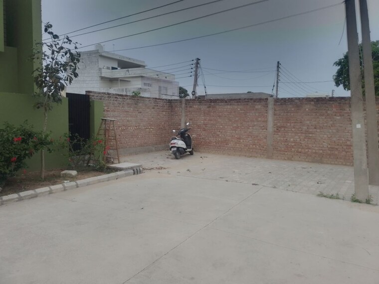 Exterior View, ludhiana chandigarh hwy 5 Bedroom 400 Sq.Yd. Independent House In LudhianA Chandigarh Hwy Mohali 10733053