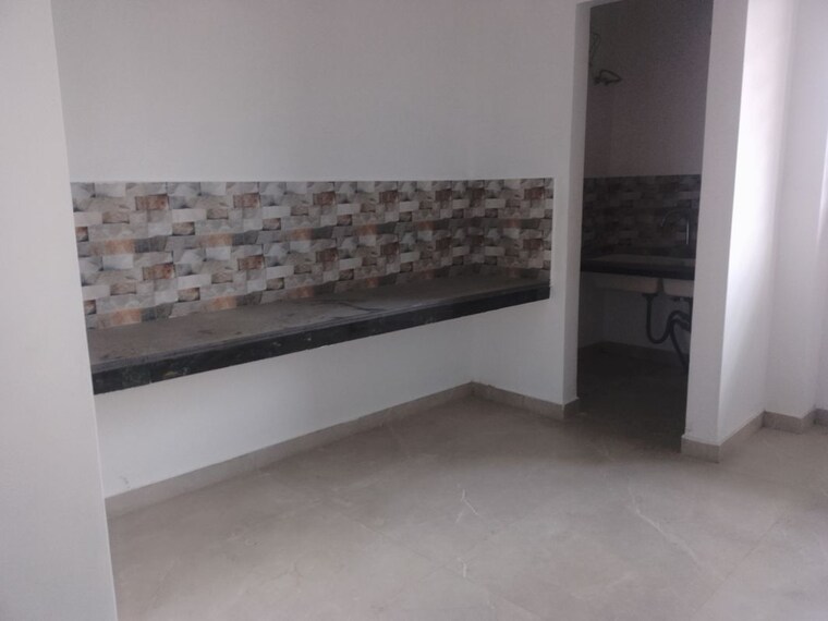 Kitchen, ludhiana chandigarh hwy 5 Bedroom 400 Sq.Yd. Independent House In LudhianA Chandigarh Hwy Mohali 10733053