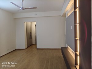 Room in 4 BHK Apartment at Lotus Panache, Sector 110 – for Rent