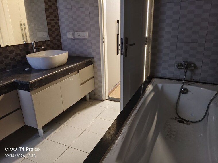 Bathroom, lotus-panache 4 Bedroom 2538 Sq.Ft. Apartment In Sector 110 Noida 10733042