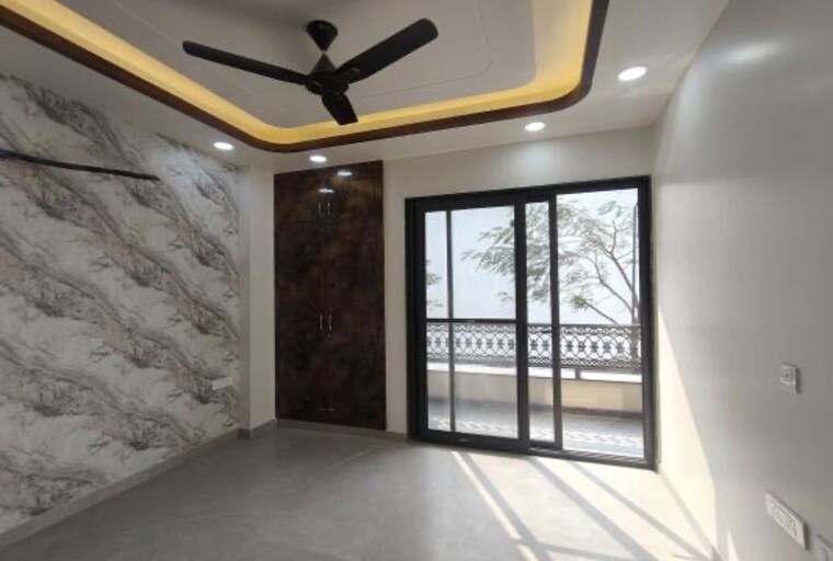 Room, sector 2 4 Bedroom 160 Sq.Yd. Independent House In Sector 2 Faridabad 10733028
