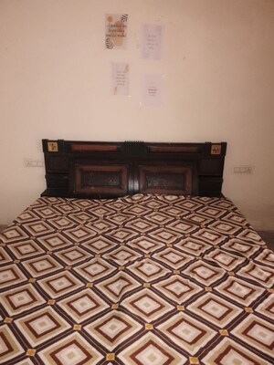 Bedroom in 2 BHK Apartment at Sector 115 – for Rent