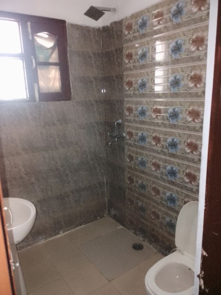 Bathroom, sector 115 2 Bedroom 100 Sq.Yd. Apartment In Sector 115 Mohali 10733070
