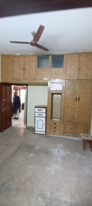 Furnished Amenities in 1 BHK Independent House at Sector 16 – for Rent