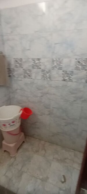 Bathroom in 1 BHK Independent House at Sector 16 – for Rent