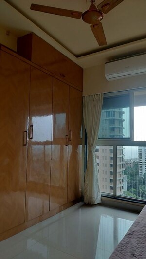 Room in 2 BHK Apartment at Worli – for Rent