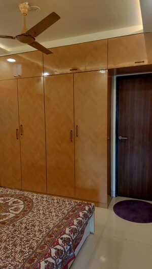 Room in 2 BHK Apartment at Worli – for Rent