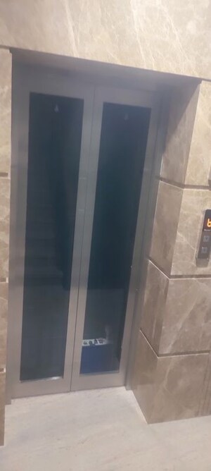 Lift in 3 BHK Builder Floor at Gudri Bazar – for Rent