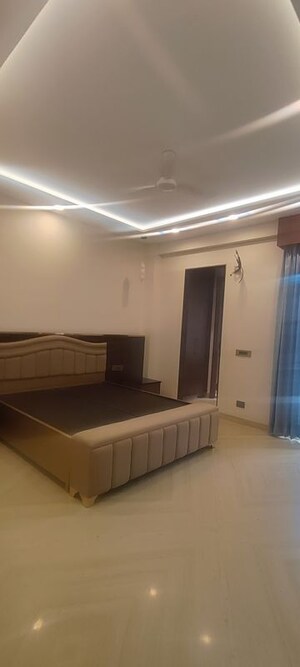 Bedroom in 3 BHK Builder Floor at Gudri Bazar – for Rent