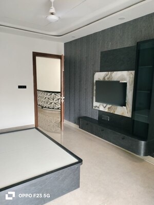Room in 5 BHK Villa at Vikrant Khand – for Rent