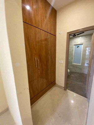 Room in 1 BHK Builder Floor at Sector 15 – for Rent