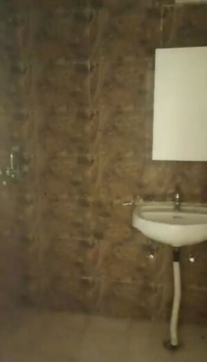 Bathroom in 2 BHK Apartment at Amrapali Ivory Heights, Amrapali Dream Valley – for Rent
