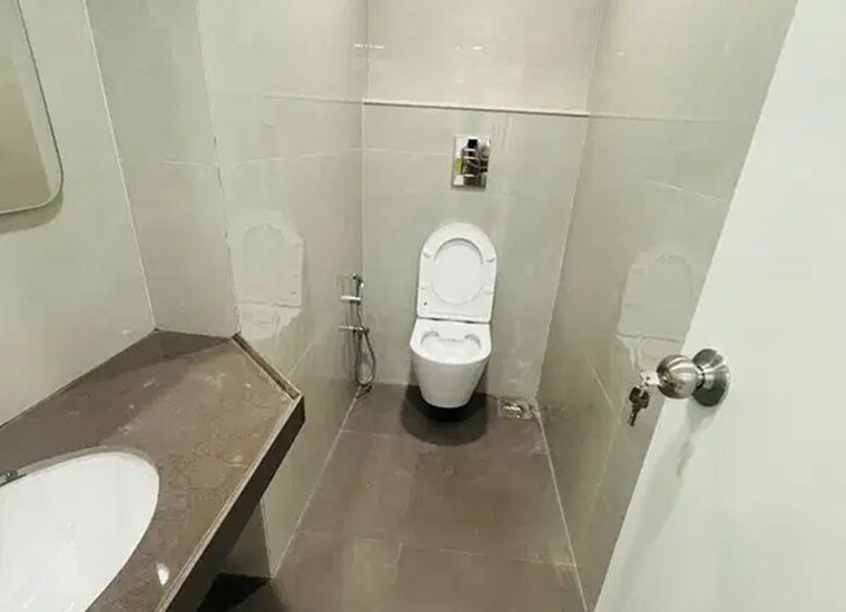Bathroom, lower parel Commercial Office Space 1234 Sq.Ft. In Lower Parel Mumbai 10733135