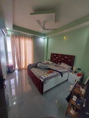 Bedroom in 3 BHK Builder Floor at Sector 14 – for Rent