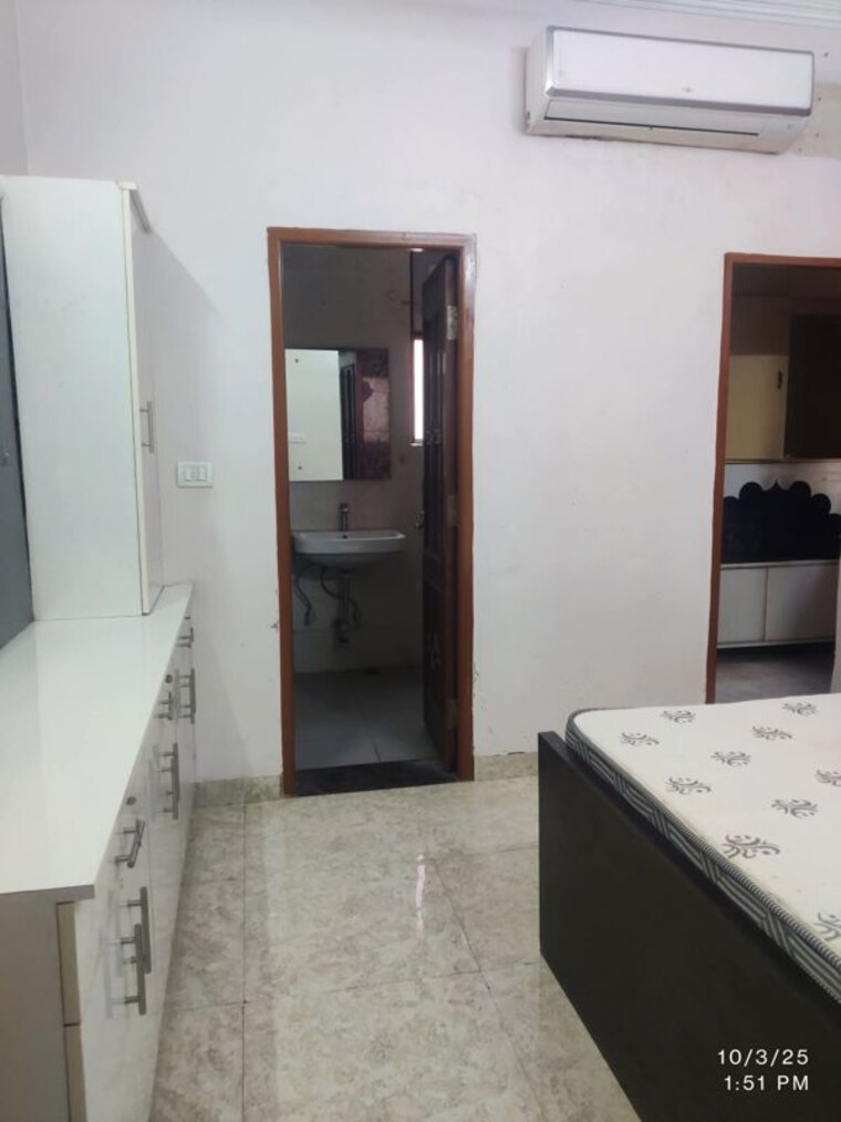 Kitchen, sector 14 3 Bedroom 1115 Sq.Ft. Builder Floor In Sector 14 Gurgaon 10733143