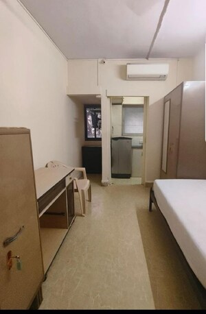 1 BHK Apartment For Rent in Santacruz West