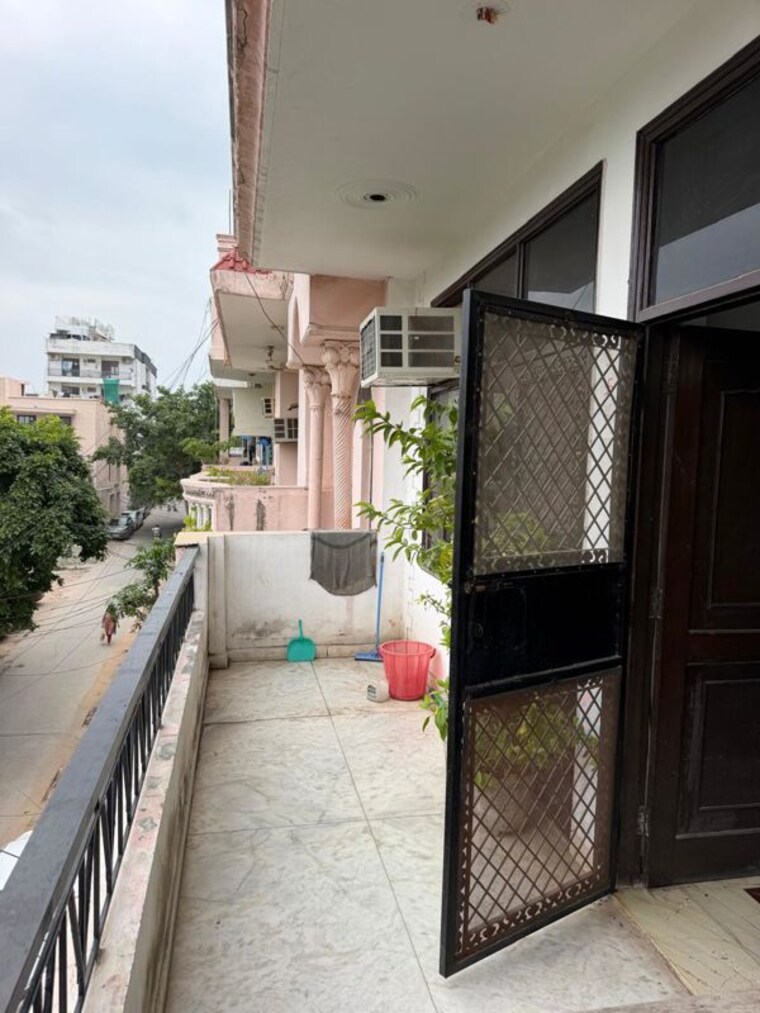 Balcony, green fields colony 3 Bedroom 1450 Sq.Ft. Builder Floor In Green Fields Colony Faridabad 10733165