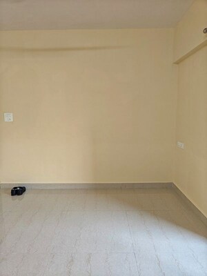 Room in 1 BHK Apartment at HDIL Premier Exotica, Kurla West – for Rent