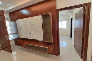Room in 3 BHK Apartment at Janakpuri – for Sale