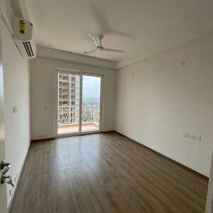 Room in 2 BHK Apartment at AIPL Zen Residences, Sector 70a – for Rent