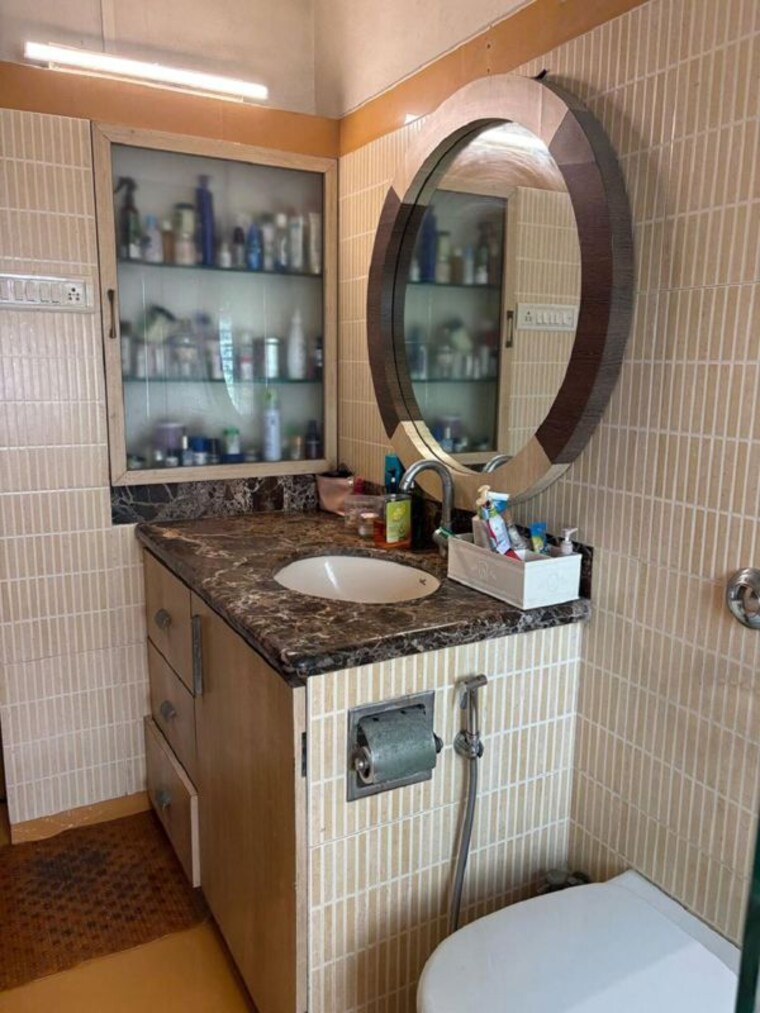 Kitchen, bandra west 2 Bedroom 700 Sq.Ft. Apartment In Bandra West Mumbai 10733187