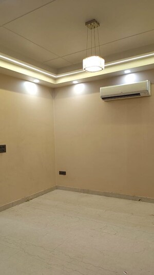Room in 3 BHK Builder Floor at New Rajinder Nagar – for Rent