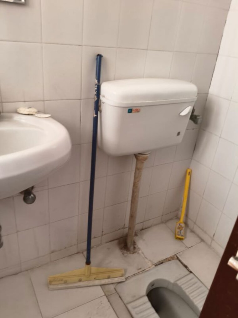 Bathroom, sector 4 2 Bedroom 834 Sq.Ft. Apartment In Sector 4 Panchkula 10712724