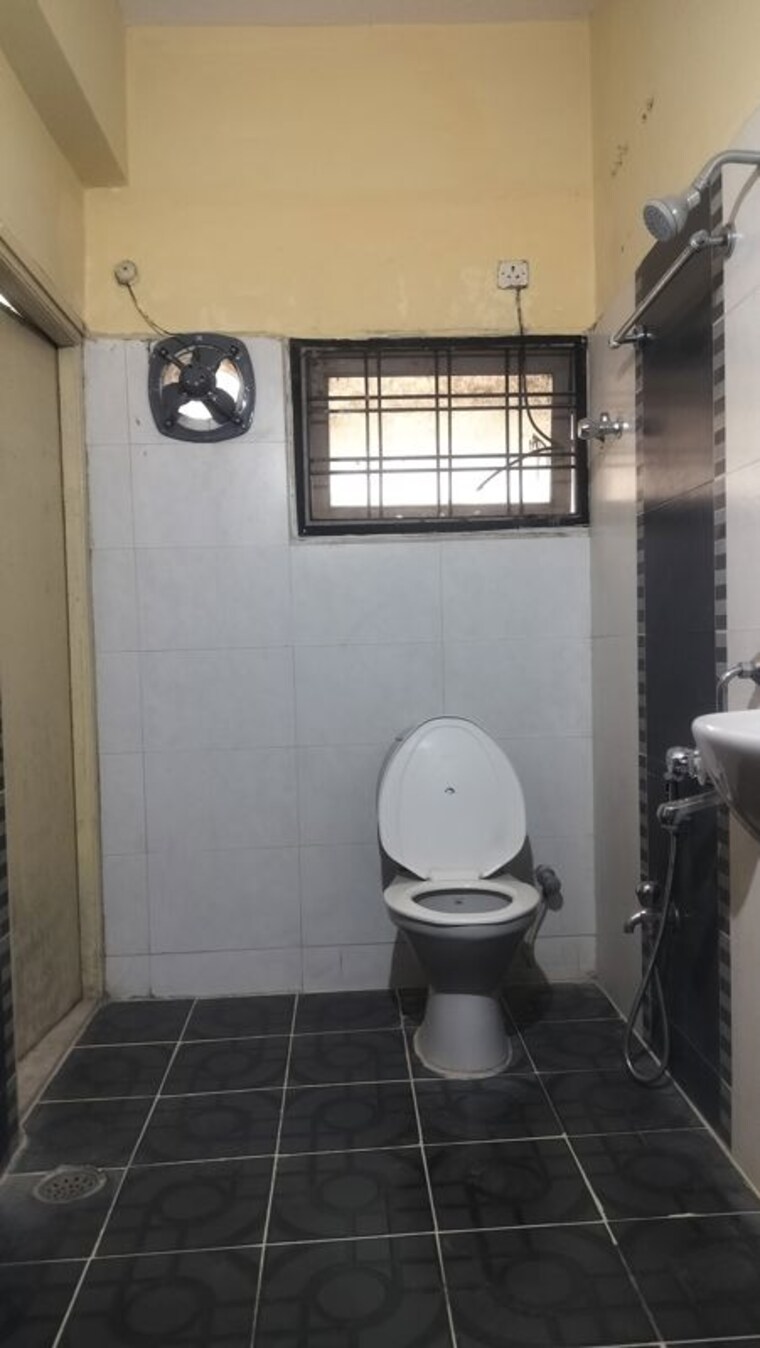 Bathroom, prashasan nagar 3 Bedroom 2500 Sq.Ft. Apartment In Prashasan Nagar Hyderabad 10733223