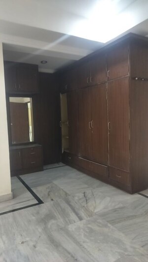 Room in 3 BHK Apartment at Prashasan Nagar – for Rent
