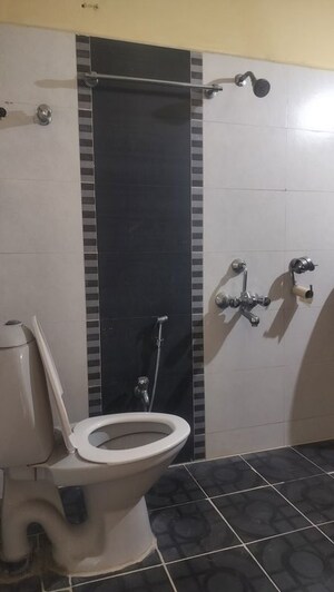 Bathroom in 3 BHK Apartment at Prashasan Nagar – for Rent