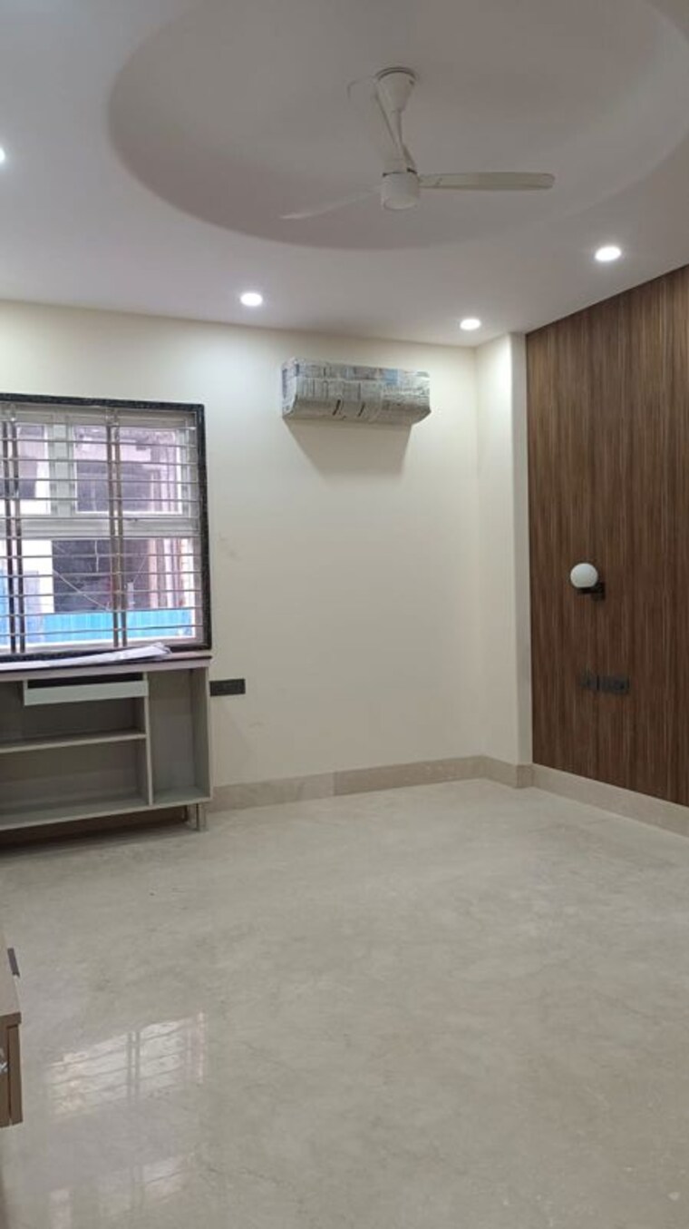 Room, east patel nagar 3 Bedroom 1803 Sq.Ft. Builder Floor In East Patel Nagar Delhi 10733242